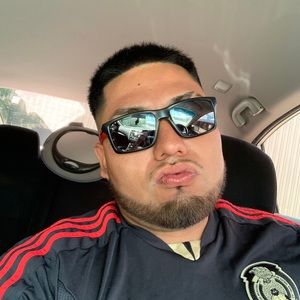 Meet your Posher, Carlos